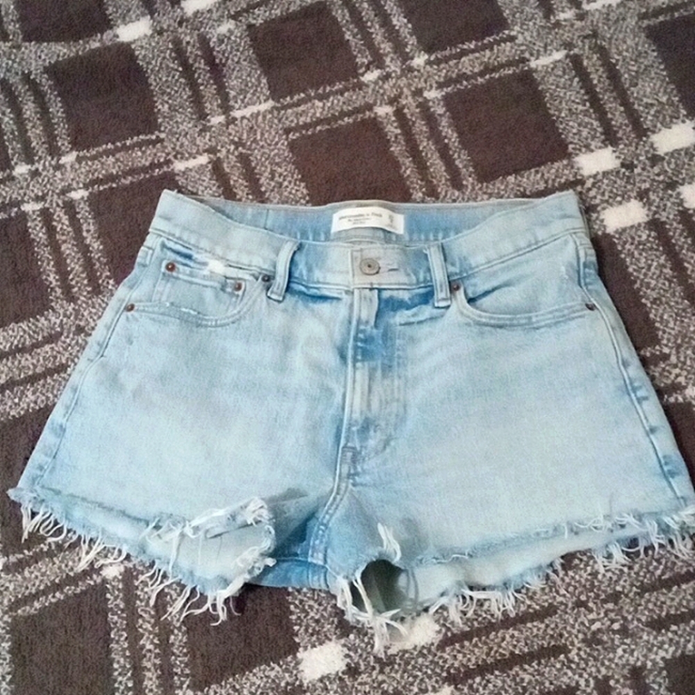 Abercrombie & Fitch mid rise mom short